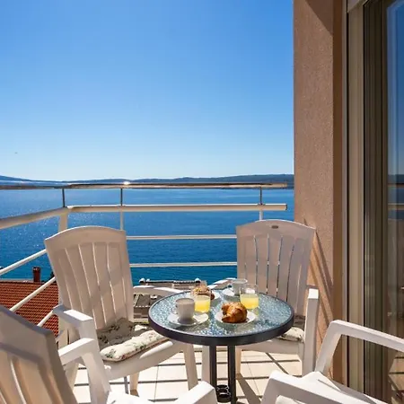 Just For Withterrace By Guide Apartment
